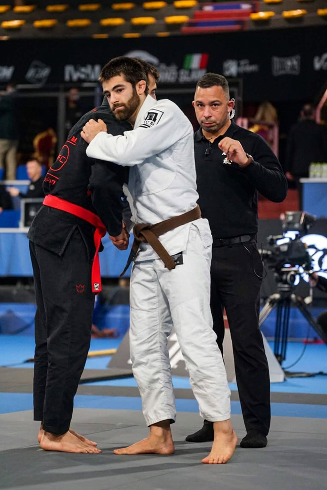 Échange debout pendant un combat de jiu-jitsu